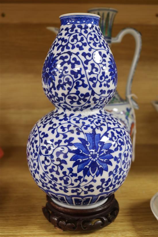 A Chinese doucai ewer and a blue and white vase